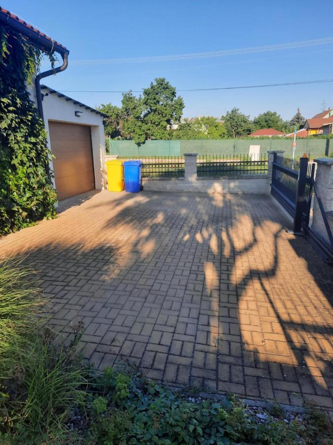 Apartman Mikulov Exteriör bild