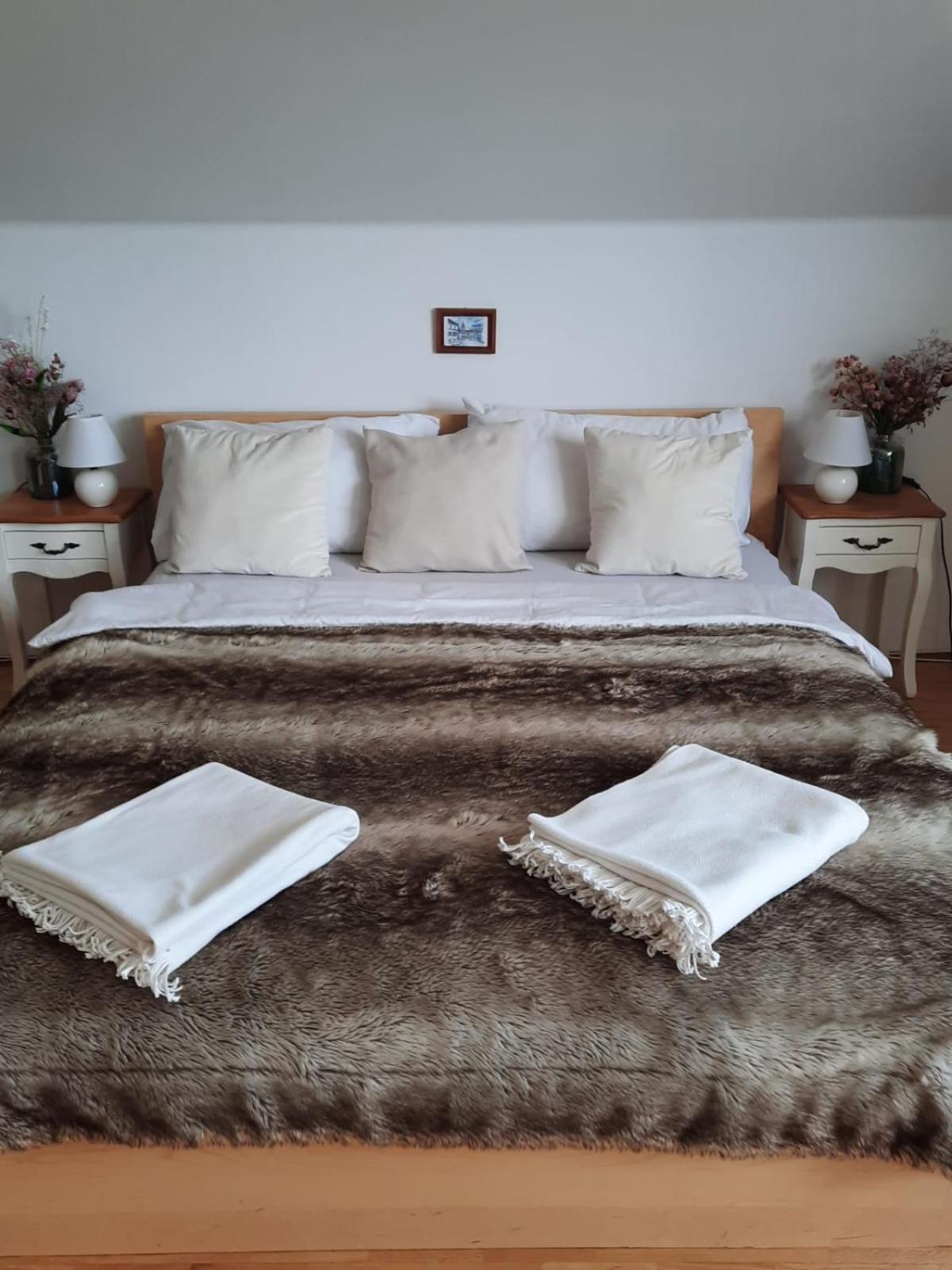 Apartman Mikulov Exteriör bild